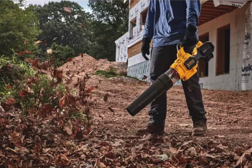DeWalt DCBL772 60V 吹风机